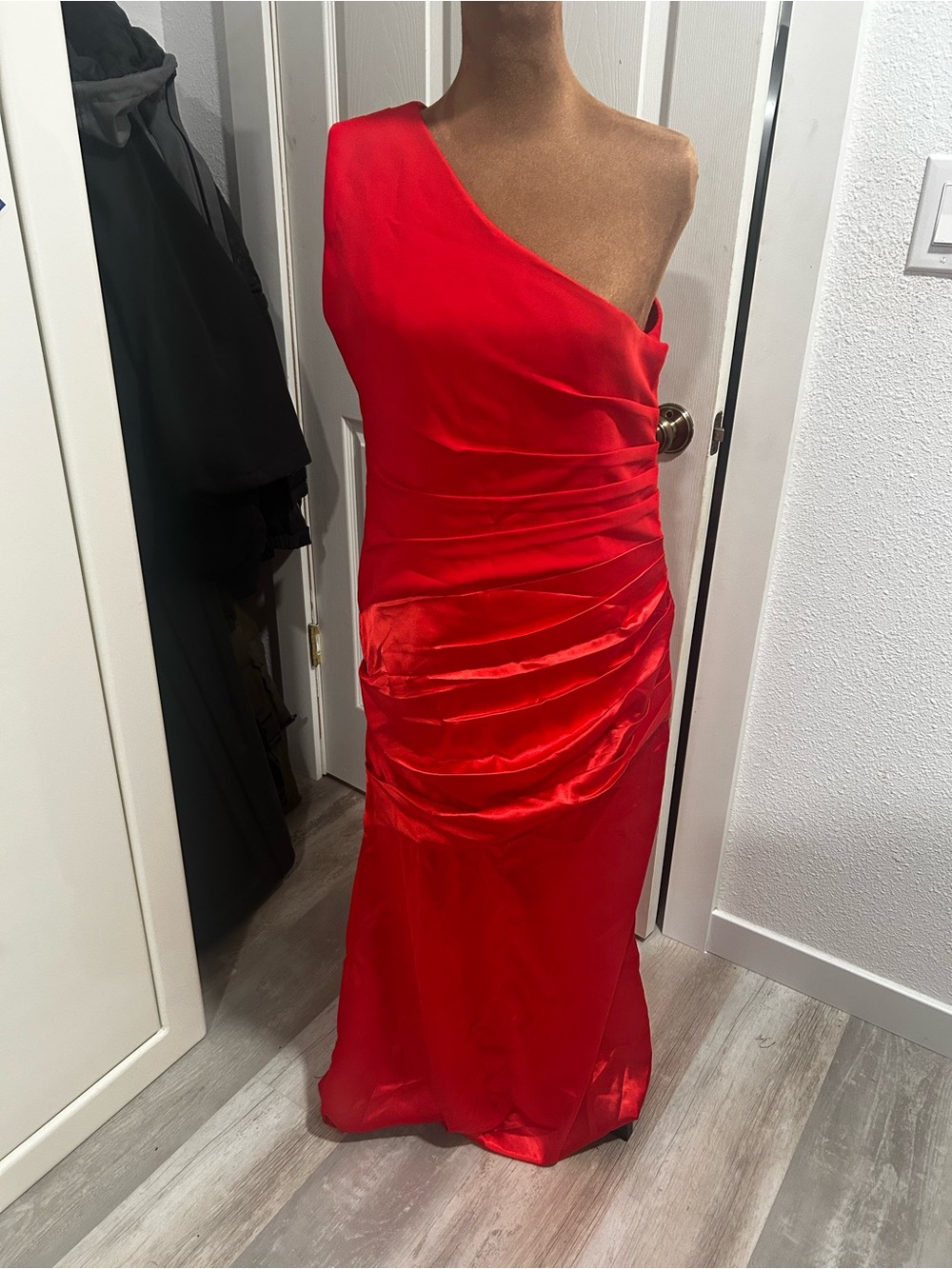 Red One-Shoulder Satin Evening Gown